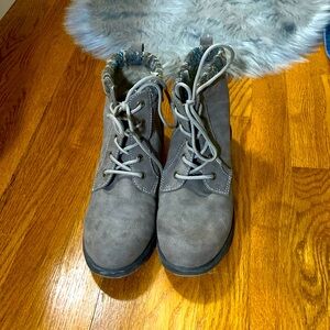 Sporti hiking boots worn once